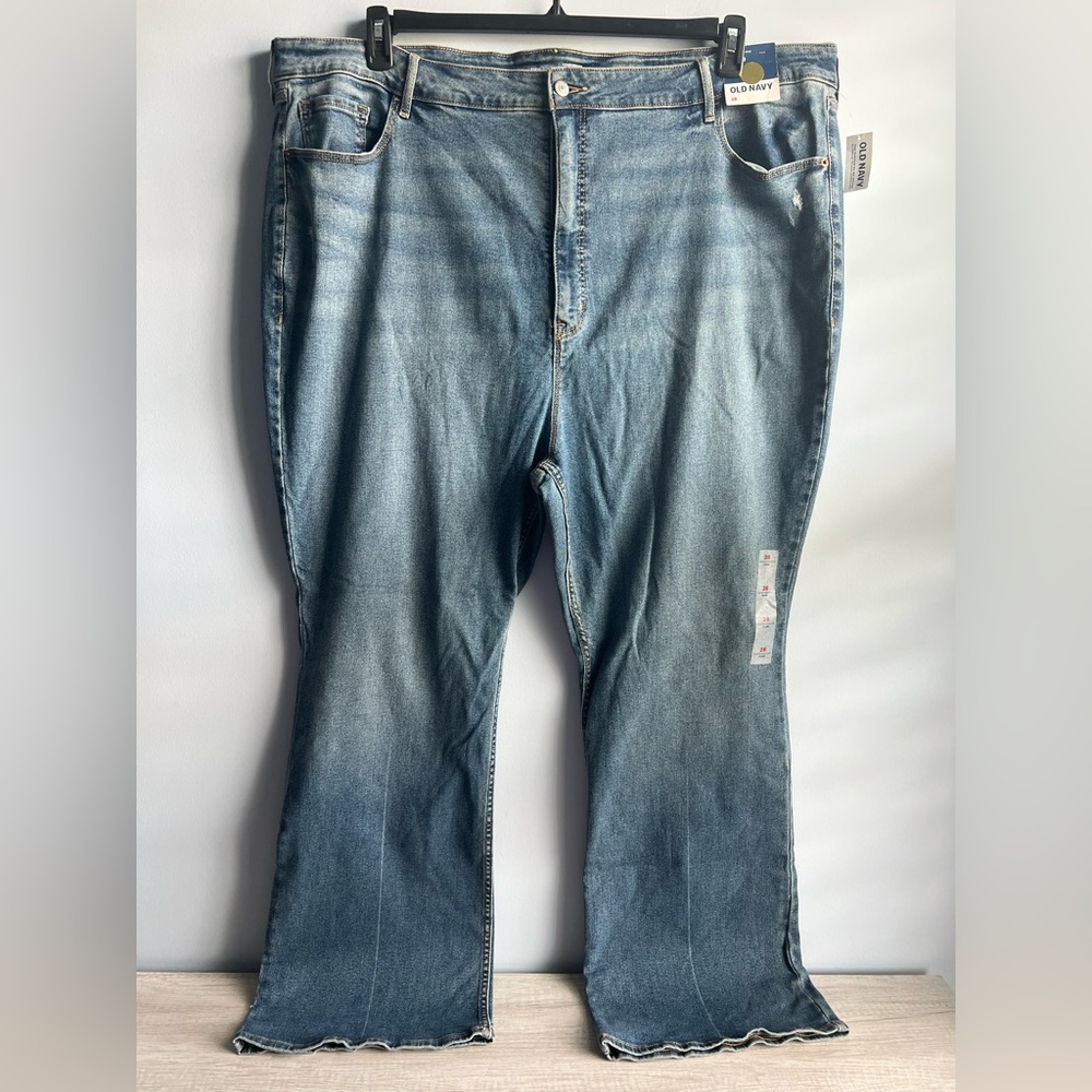 Old Navy Women’s Plus Higher High-Rise Flare Jeans - Size 28